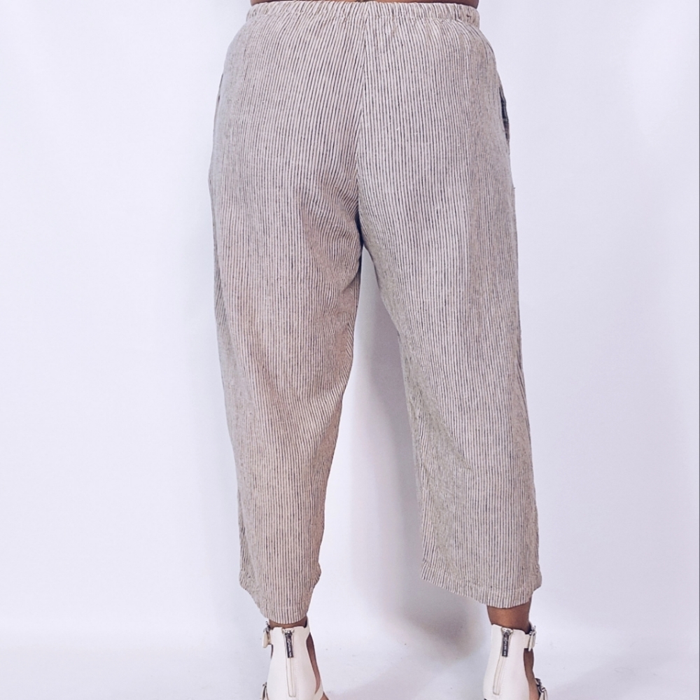Linen Blend Crop Pant Set - Picture 6 of 12